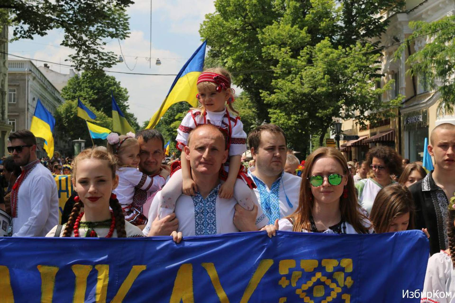 В Одессе состоялся VIII Мегамарш в вышиванках