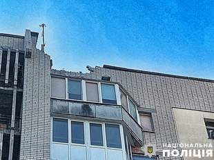 Воєнні злочини: росіяни атакували АЗС у Херсоні, двоє цивільних отримали поранення