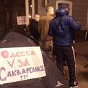 Перед дверью прокуратуры Одесской области сложили шины и повесили чучело