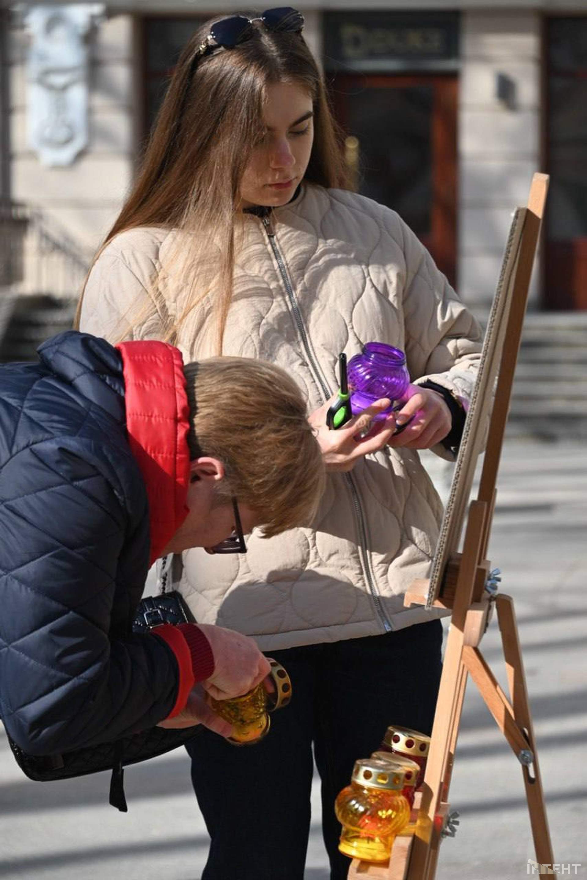 В Одесі вшанували пам'ять вбитих росіянами у драмтеатрі Маріуполя