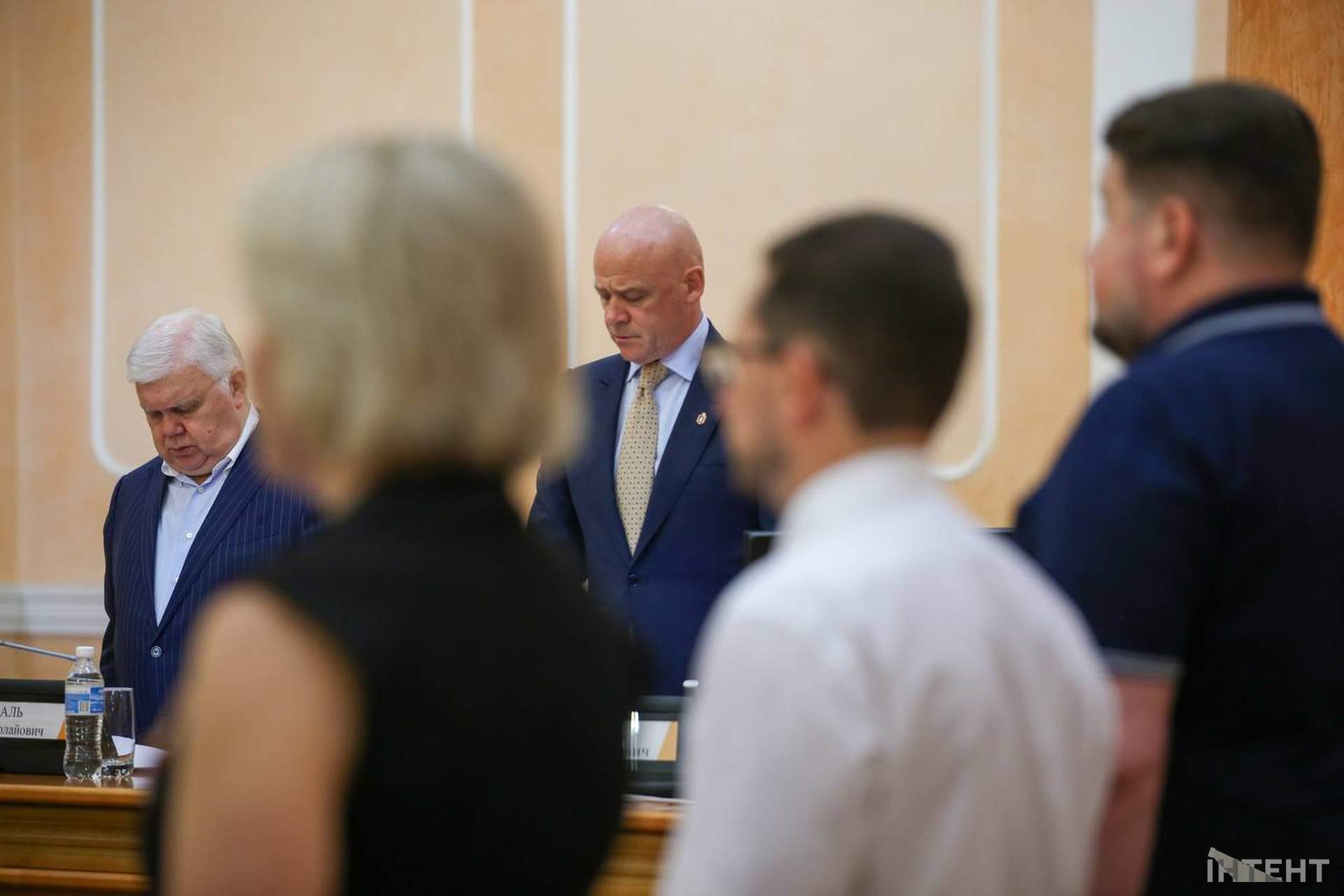Дядя Гриша у гостях та вимкнення світла: сесія Одеської міської ради у світлинах Інтента
