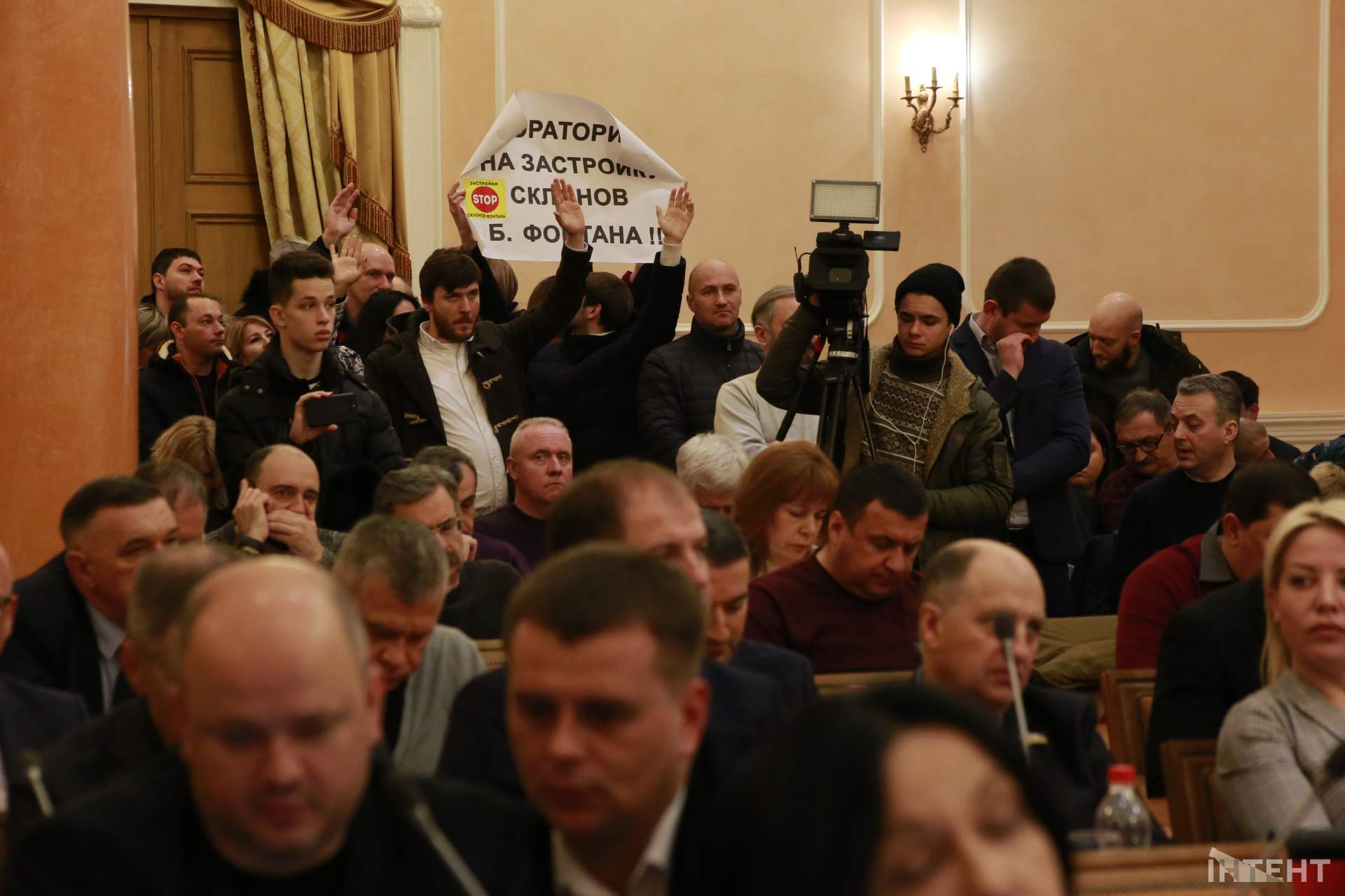 Сесія Одеської міської ради в об'єктиві ІзбірКома