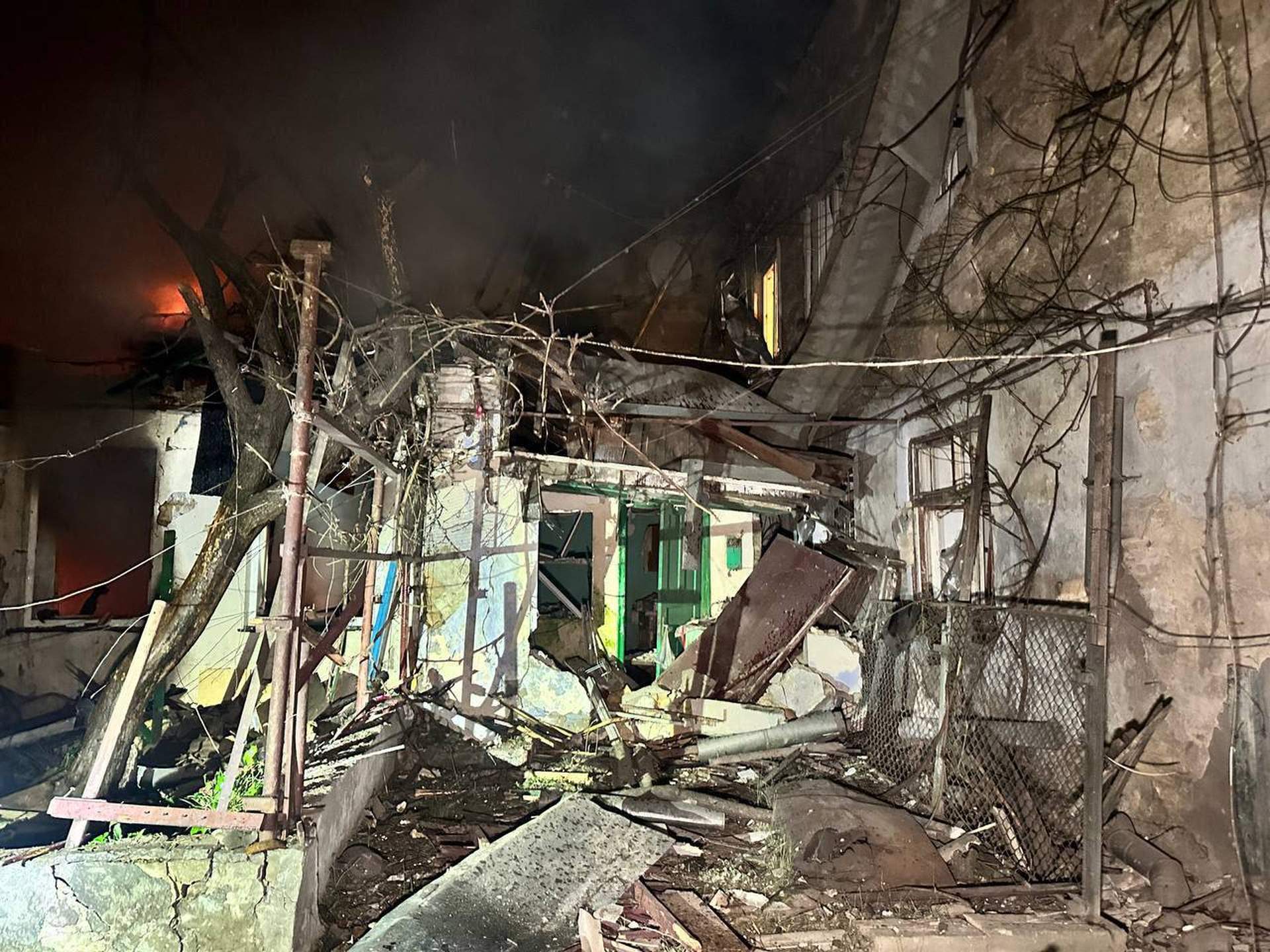 Внаслідок двох нічних атак в Одесі постраждали п'ять людей