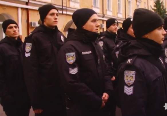 Курсантов полиции отправили патрулировать улицы Одессы в качестве стажировки