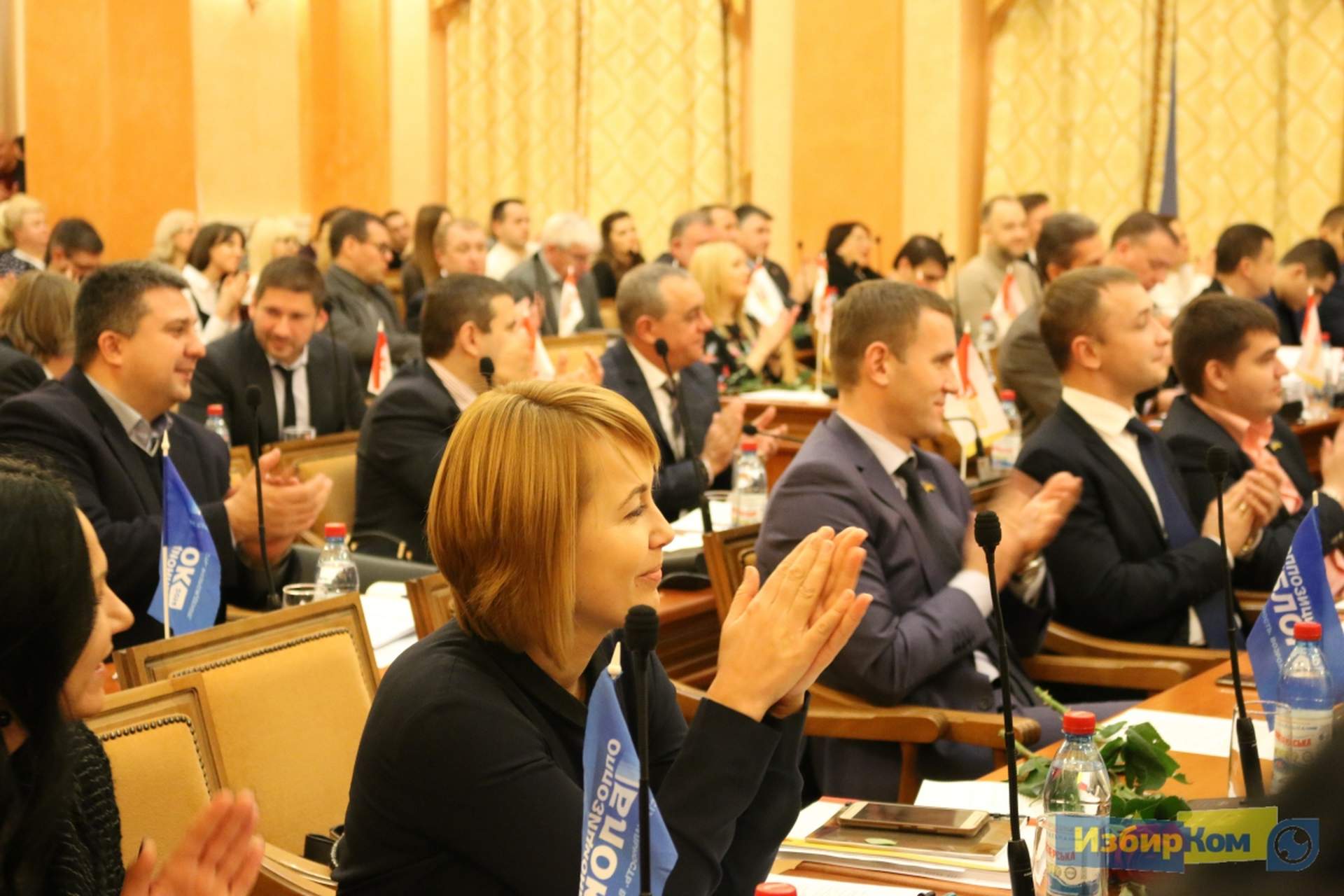 Сессия Одесского городского совета: розы депутатам и более ста вопросов повестки дня