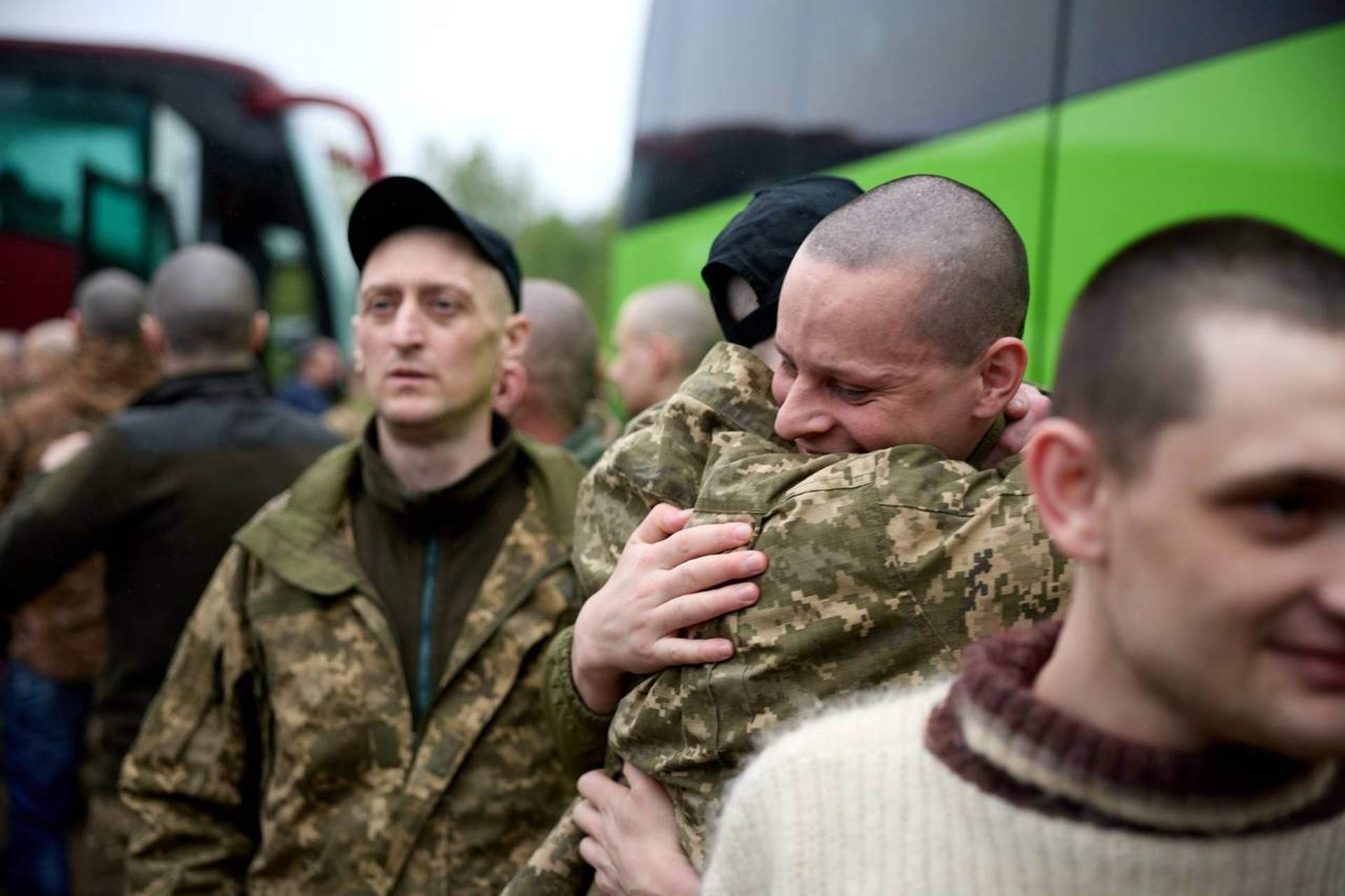 З полону повернули 205 українських військових