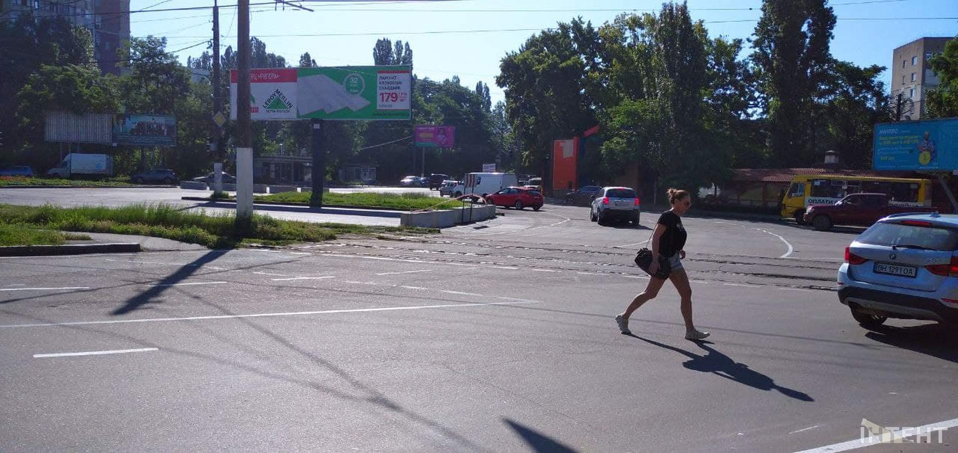 Як на перехресті Заболотного та Добровольського круговий рух облаштували