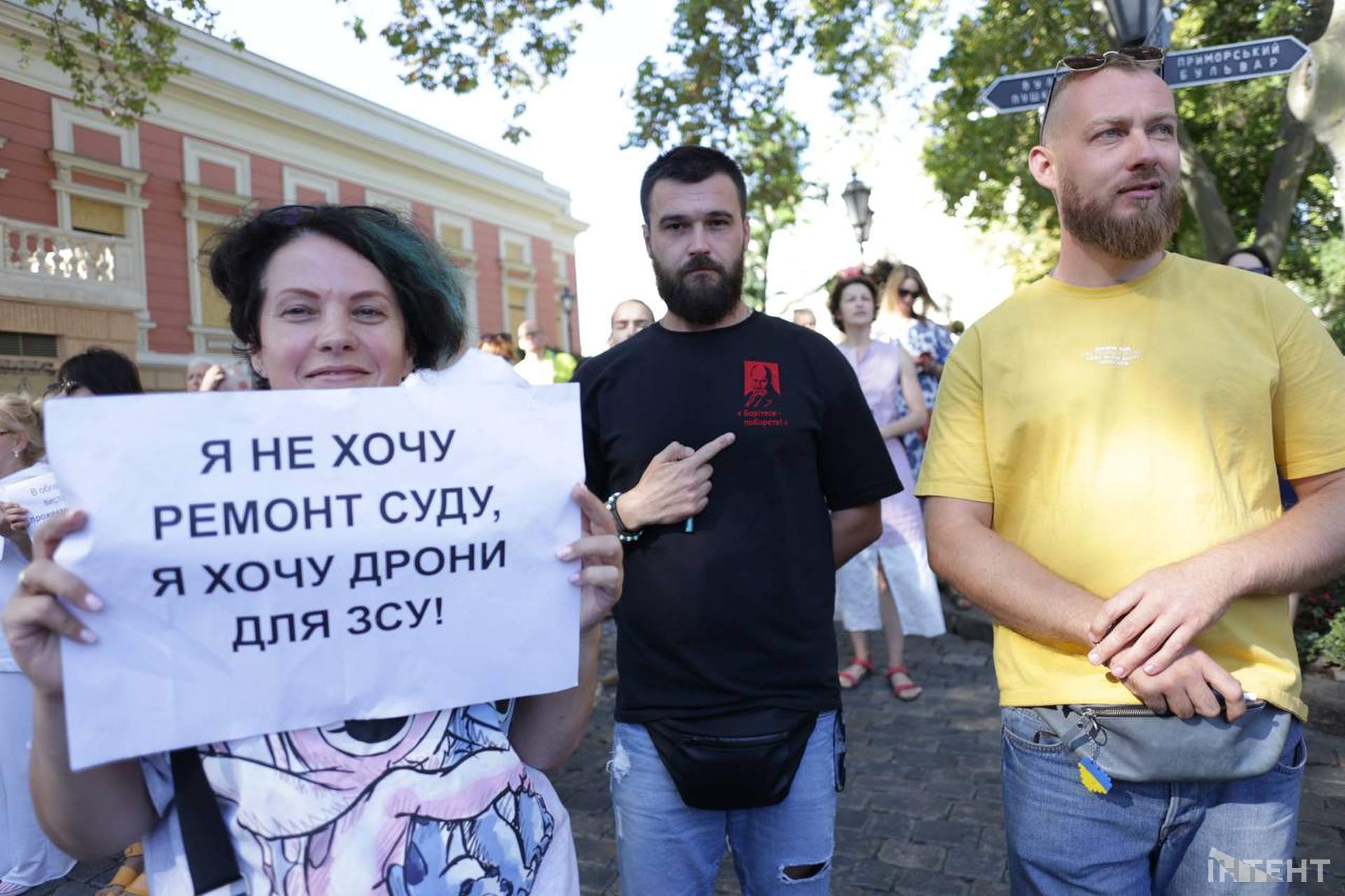 Гєна виходь: одесити шостий день поспіль мітингували під будівлею мерії