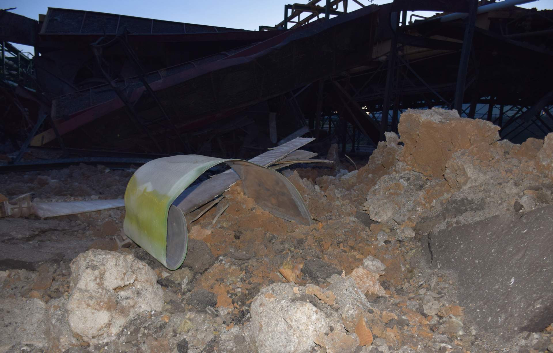 Наслідки ракетного удару по промисловому підприємству на Одещині