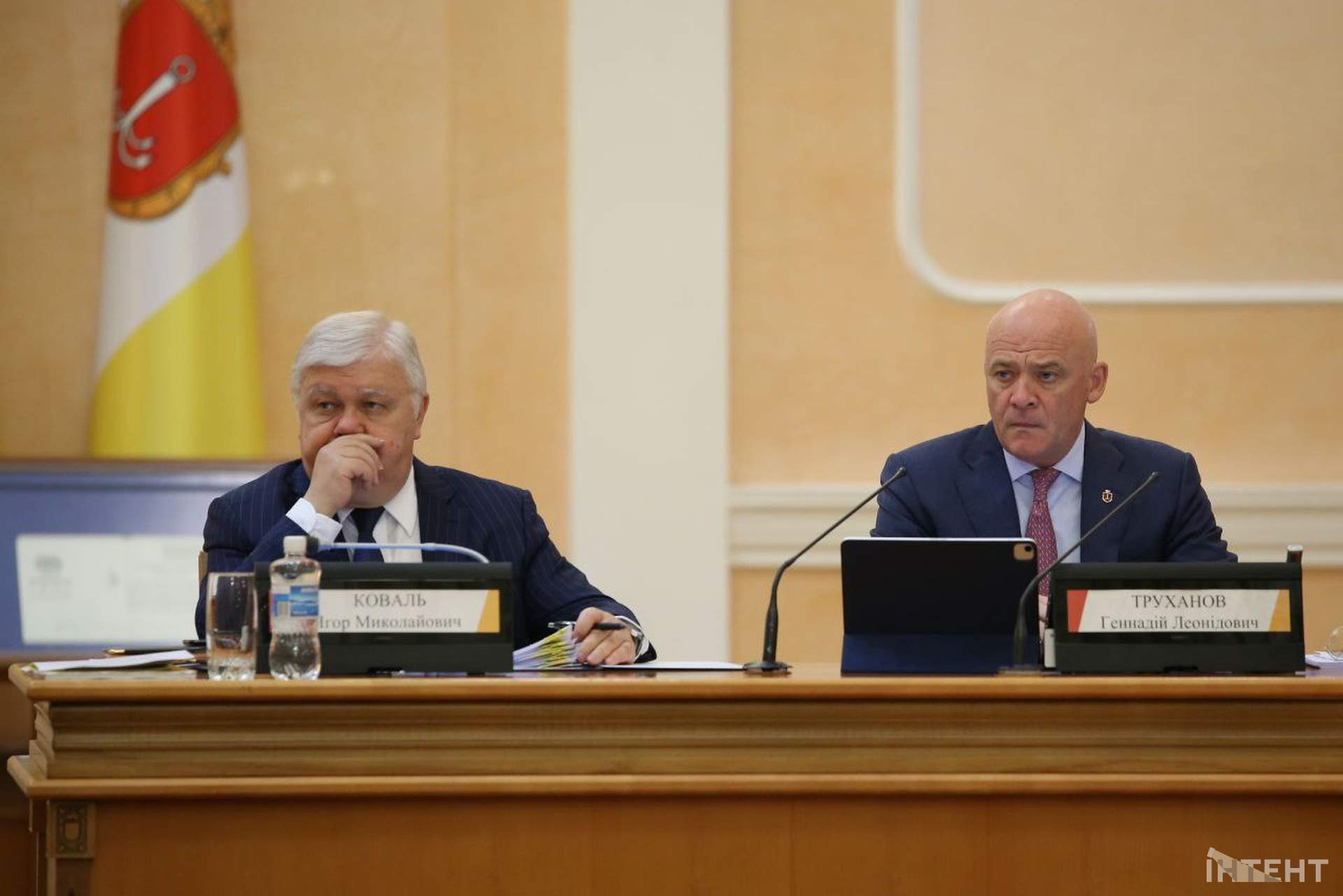 Сесія міської ради в об'єктиві ІзбірКома