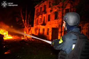 At night, Russians killed two people in Odesa and hit a maternity hospital