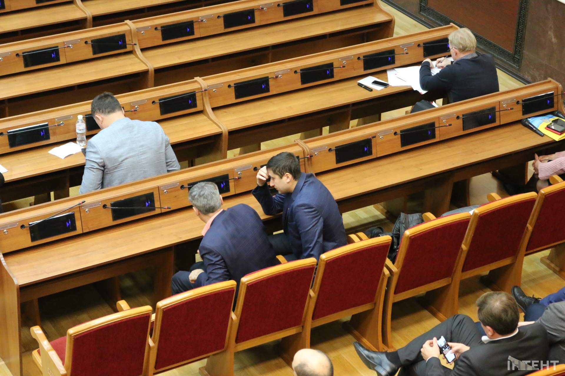 Як проходить позачергова сесія Одеської обласної ради