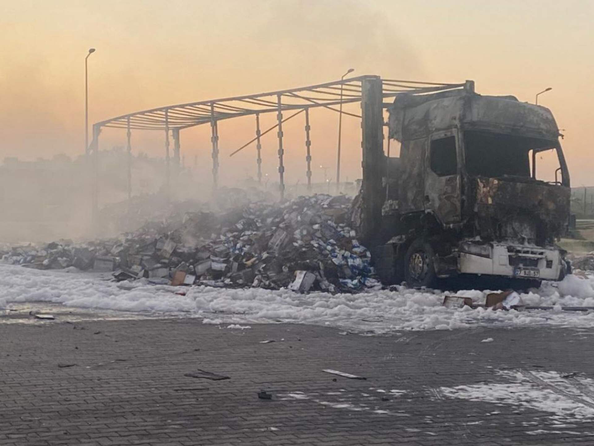 Вночі росіяни пошкодили дронами 30 вантажівок на Одещині