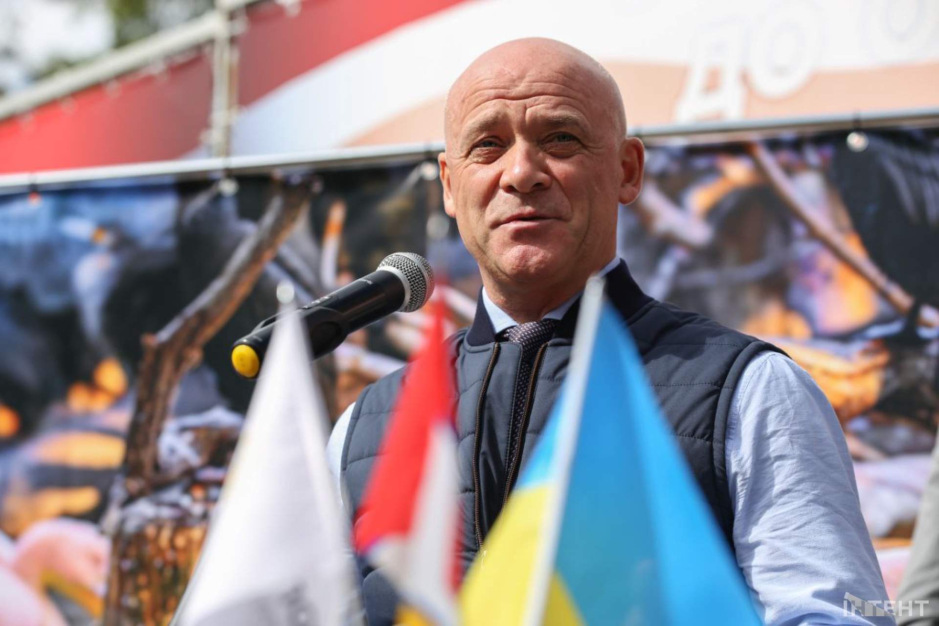 Поштова марка, меморіальна табличка та новий лев'ятник: як Одеський зоопарк відсвяткував 100-річчя