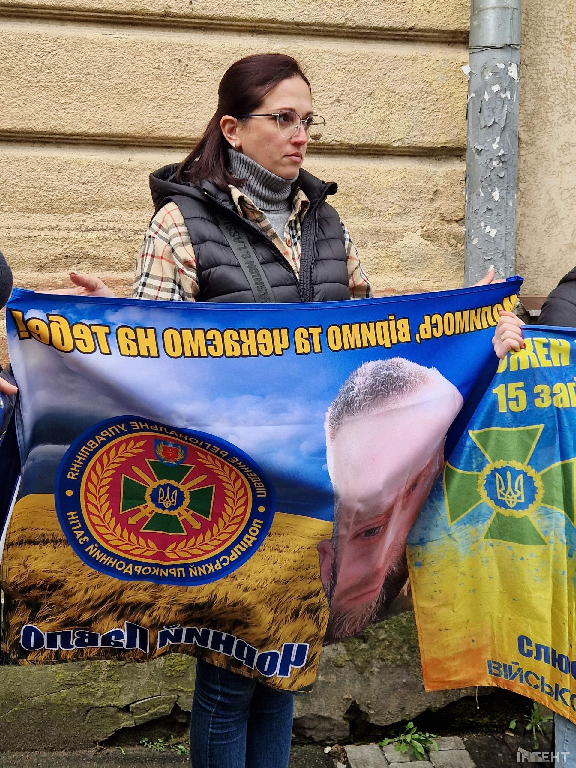 Родичі полонених в Одесі пікетували Червоний Хрест