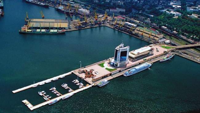 Одеський морський торговельний порт. ФОТО: cfts.org.ua