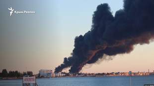 У Феодосії туристи масово залишають місто через пожежу на нафтобазі