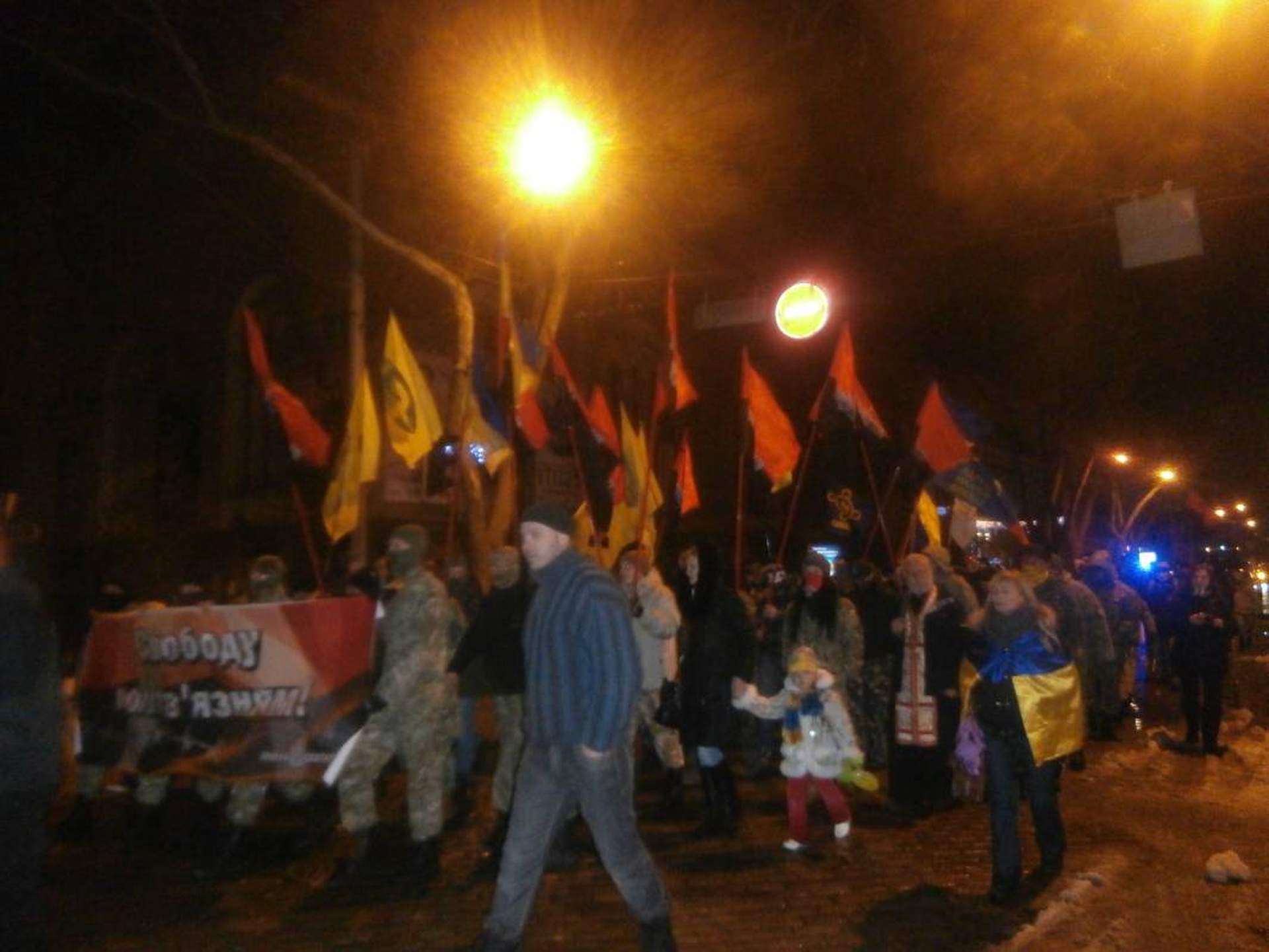 Одесские националисты провели марш за свободу политзаключенных