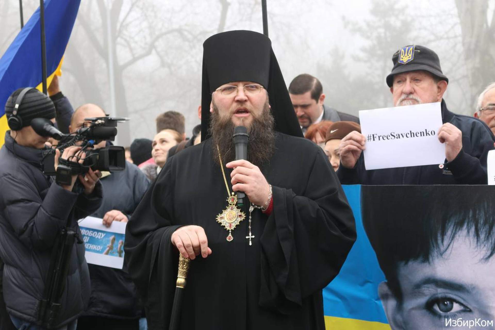 Одесситы принесли цветы к памятнику Шевченко и потребовали освободить Савченко