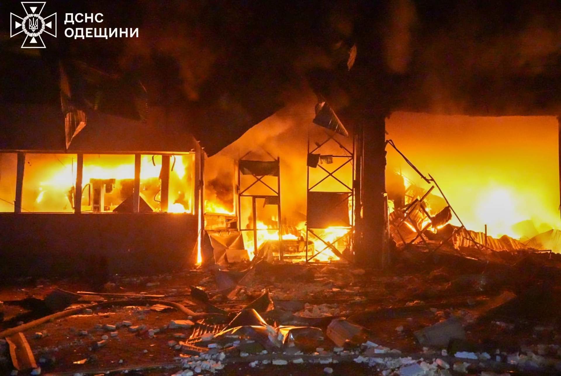Дрони росіян спалили автомобілі та підприємства в Одесі