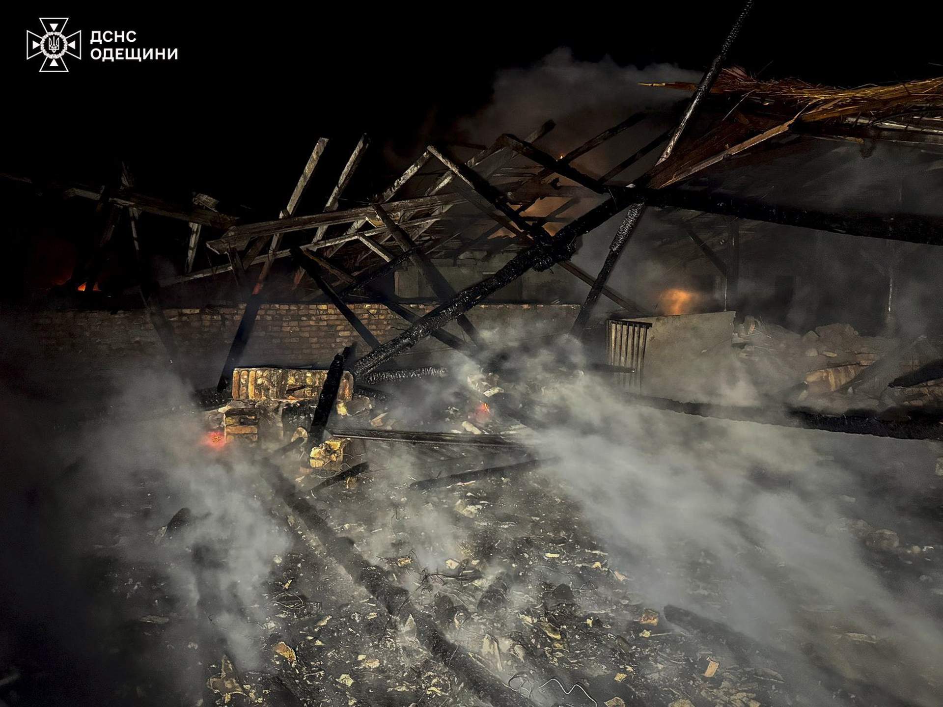 На Одещині від російського удару згорів фермерський склад