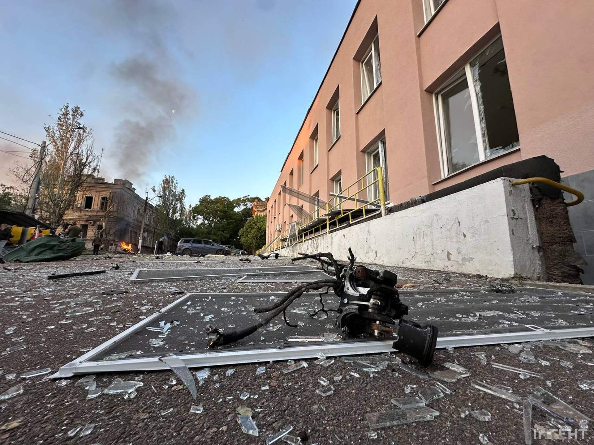 В Одесі дронами влучили в інклюзивний центр та дитсадок, 17 людей отримали поранення