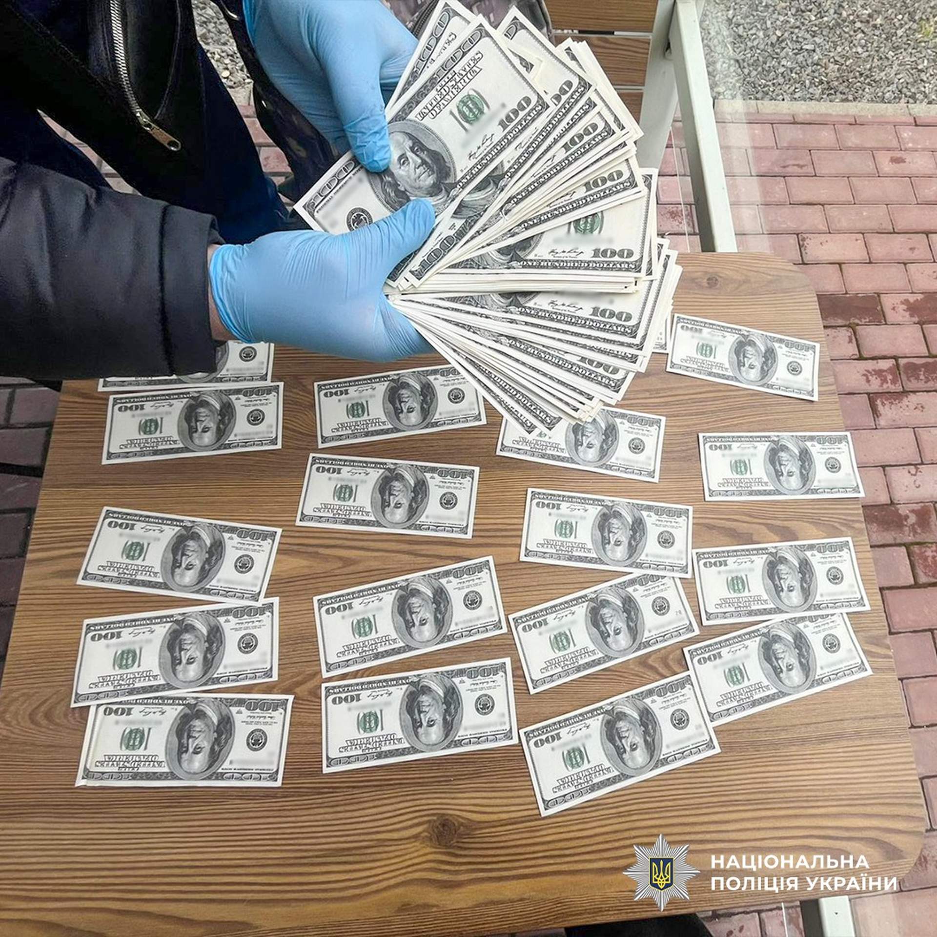 Киянина затримали в Одесі за спробу продати посаду в СБУ за 10 тисяч доларів