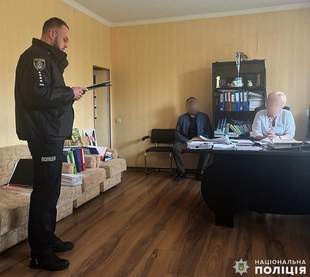 У Миколаєві брали до 7000 доларів за довідку про інвалідність: серед затриманих - посадовиця лікарні
