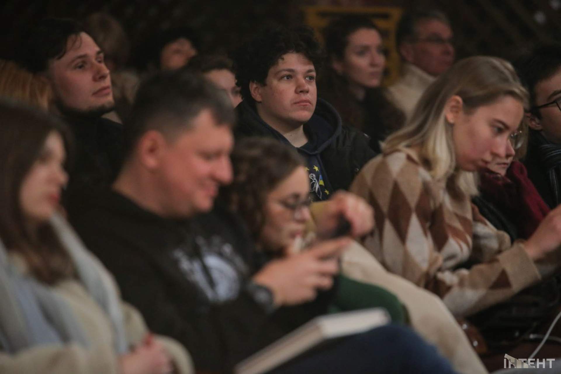 В Одесі відбулися читання та розмова за участі поета Андруховича