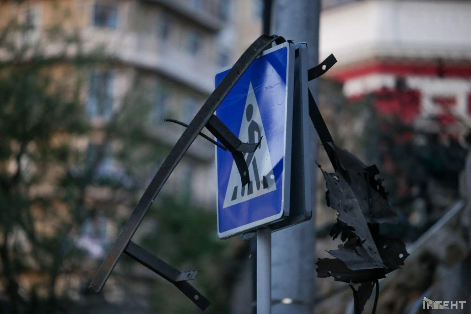 Наслідки нічної атаки росіян по Одесі в світлинах Інтента