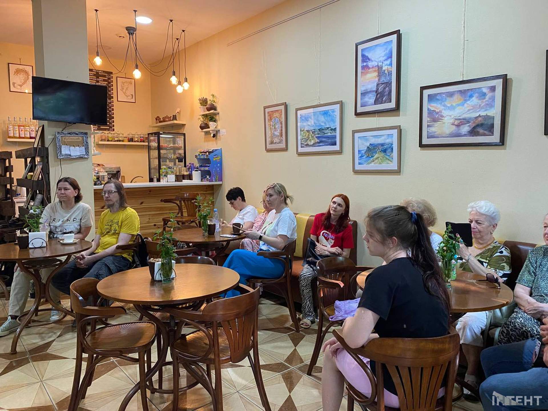 "Світло й тінь" дали концерт в Книгарні-Кав'ярні