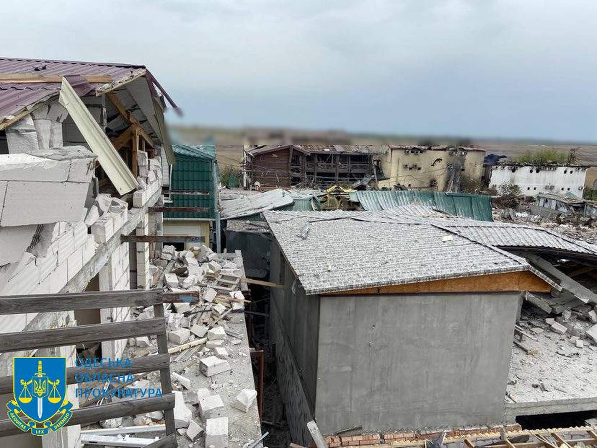 Ворожі ракети знищили базу відпочинку та склад Червоного Хреста на Одещині