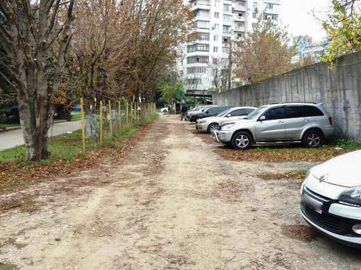 Парковку площадью более тысячи квадратных метров в Одессе передали общественной организации, связанной со строительной фирмой