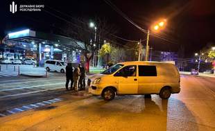 В Одессе сотрудник полиции напал на машину ТЦК