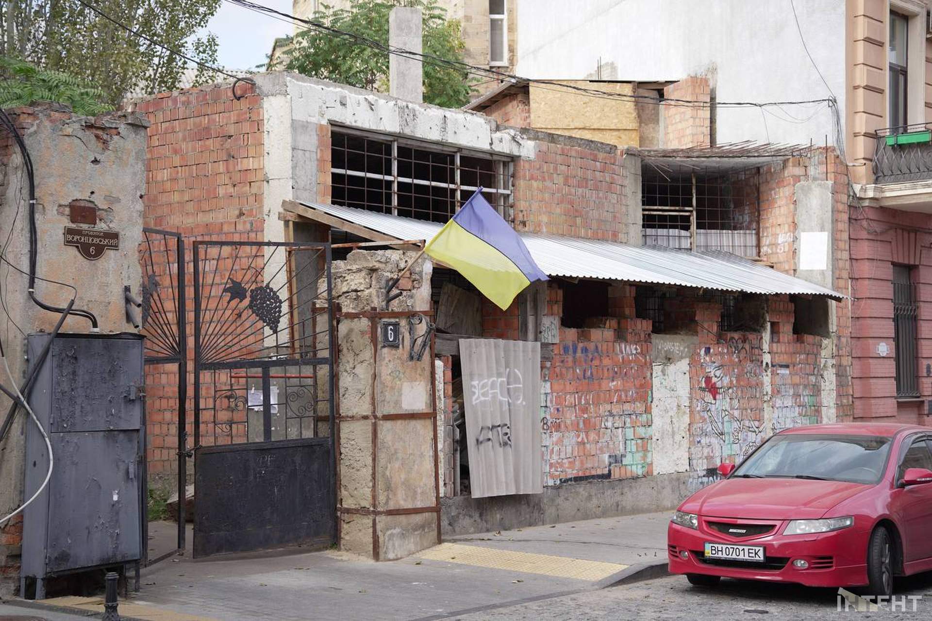 Легендарний "будинок стіна" опинився під загрозою в Одесі: що кажуть у мерії