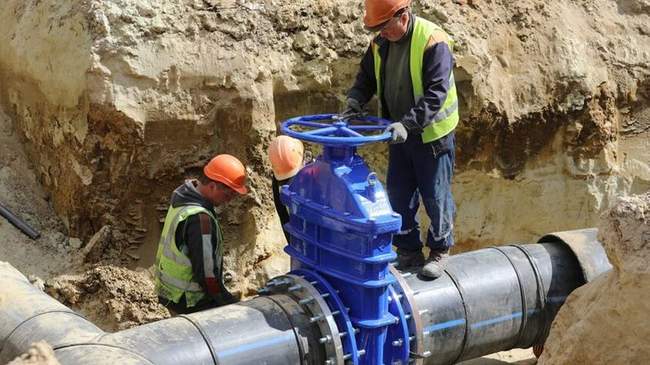 Repair of the water supply system. PHOTO: Roman Baluk