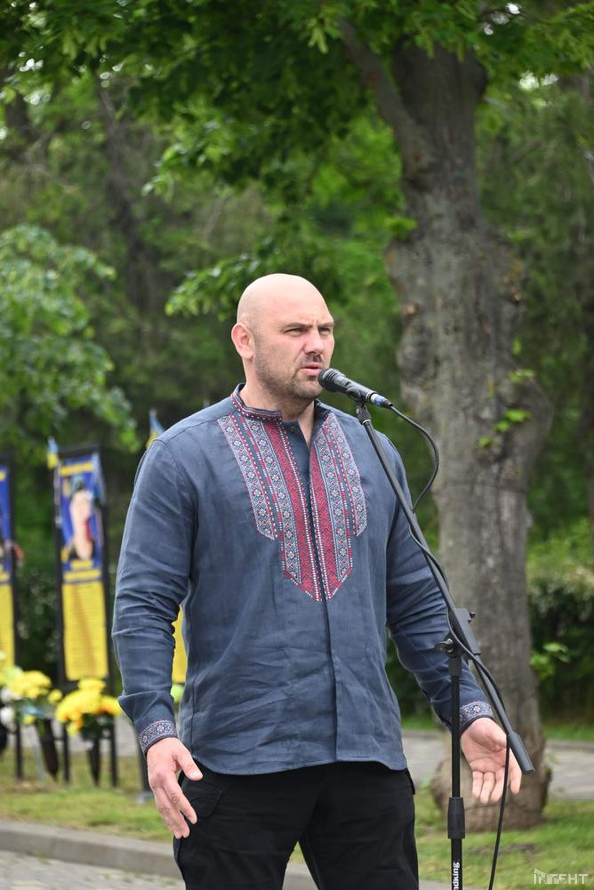 Лампадки, стрічки та хода пам’яті: в Одесі відбулася акція до Дня вишиванки