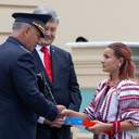 Президент наградил подростков из Одессы, спасавших детей в «Виктории»