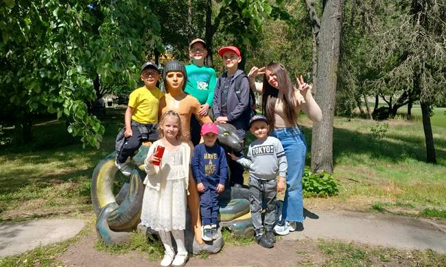 "A child needs adults who will be there for the long haul": How the Ostapchuks from Mykolaiv became parents to nine children