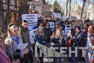 Акцент з'ясовував, що буде з пам'яткою на Французькому бульварі