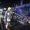 Внаслідок атаки росіян в Одесі палали автівки на стоянці та постраждала людина