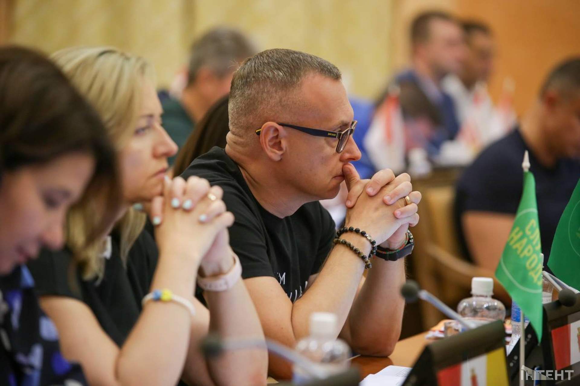 Бурхлива сесія та мітинг у світлинах Інтента