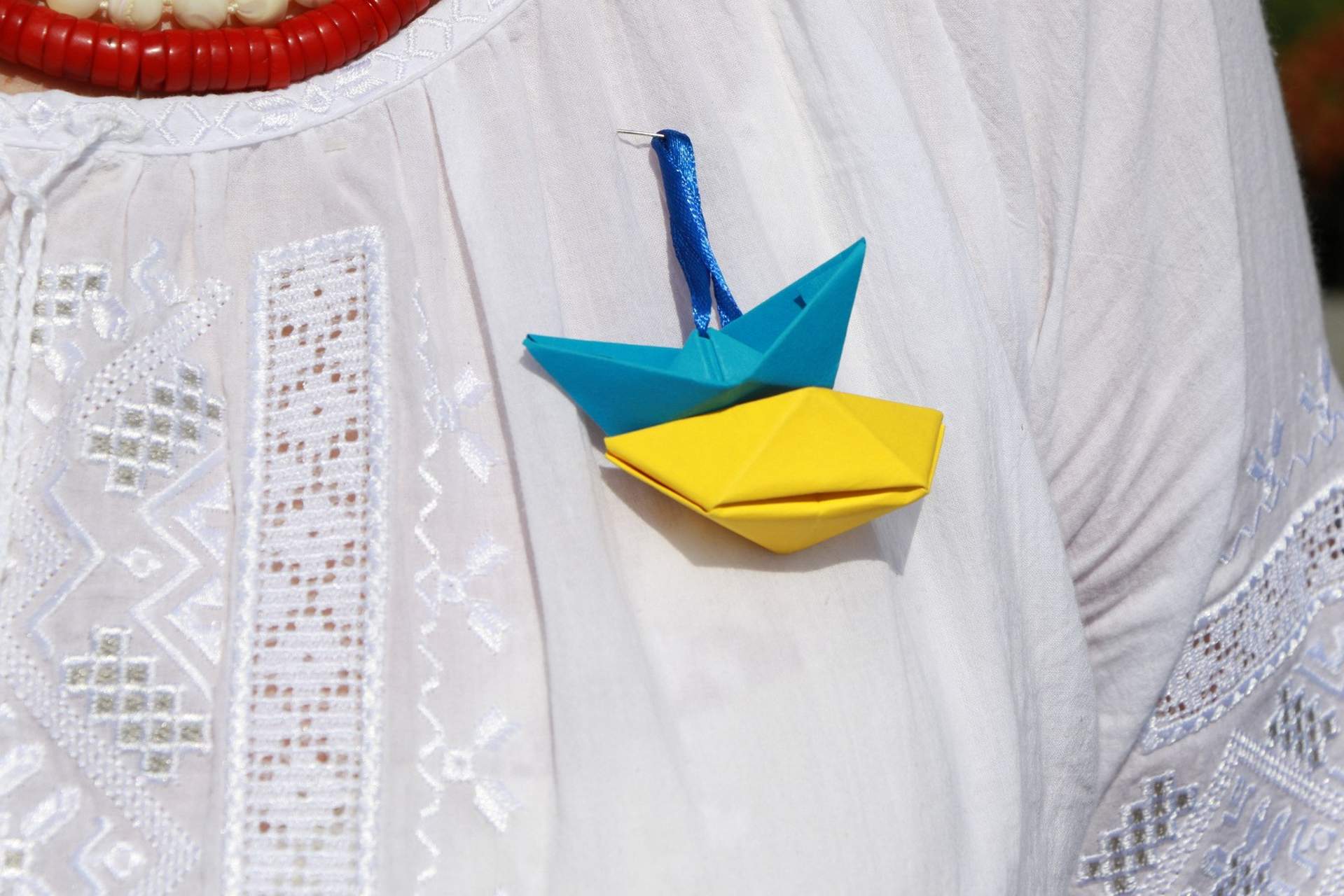 В Одессе развернули 28-метровый флаг Украины и посвятили акцию заложникам Кремля