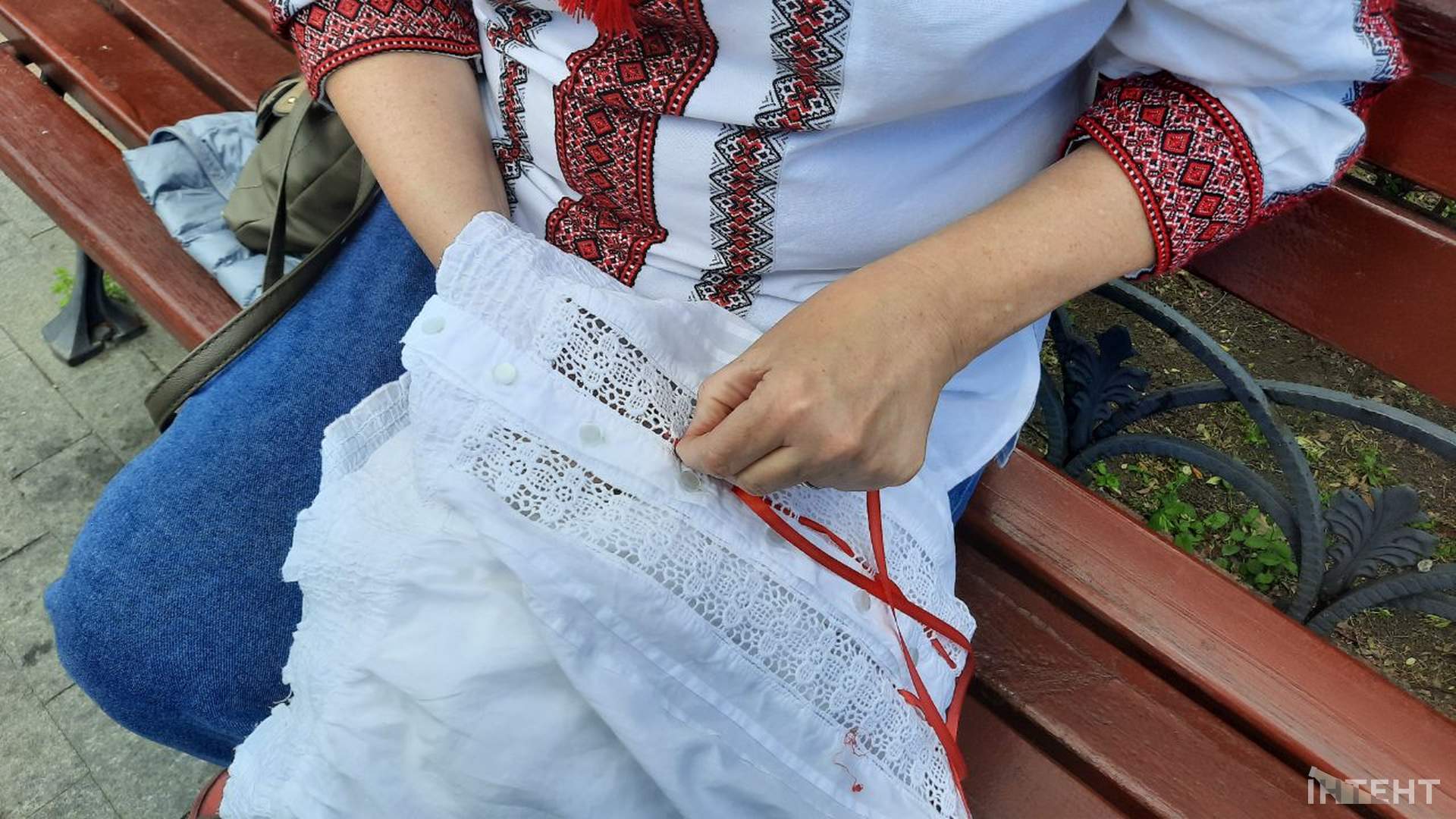 В центрі Одеси провели патріотичну акцію з нагоди Дня вишиванки