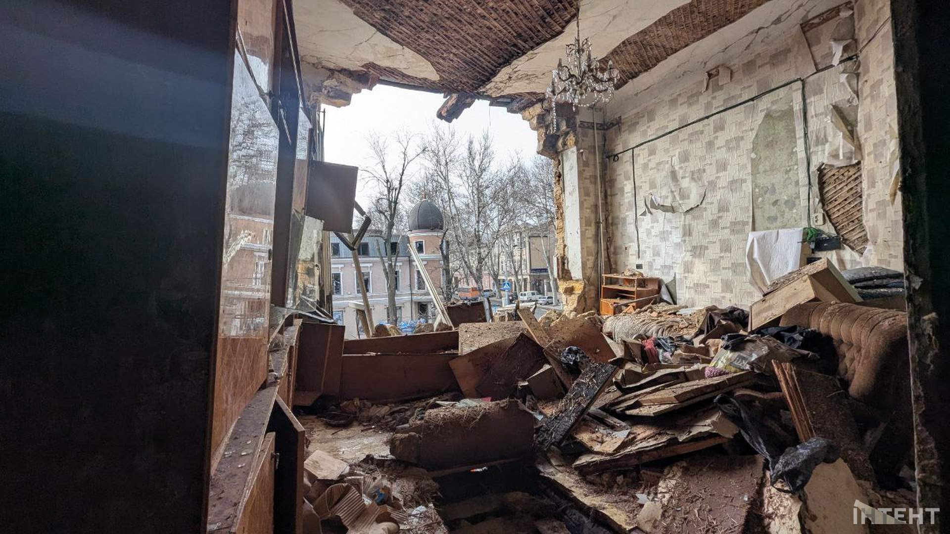 Дрони вдарили по житлових кварталах Одеси: пошкоджено 14 будинків