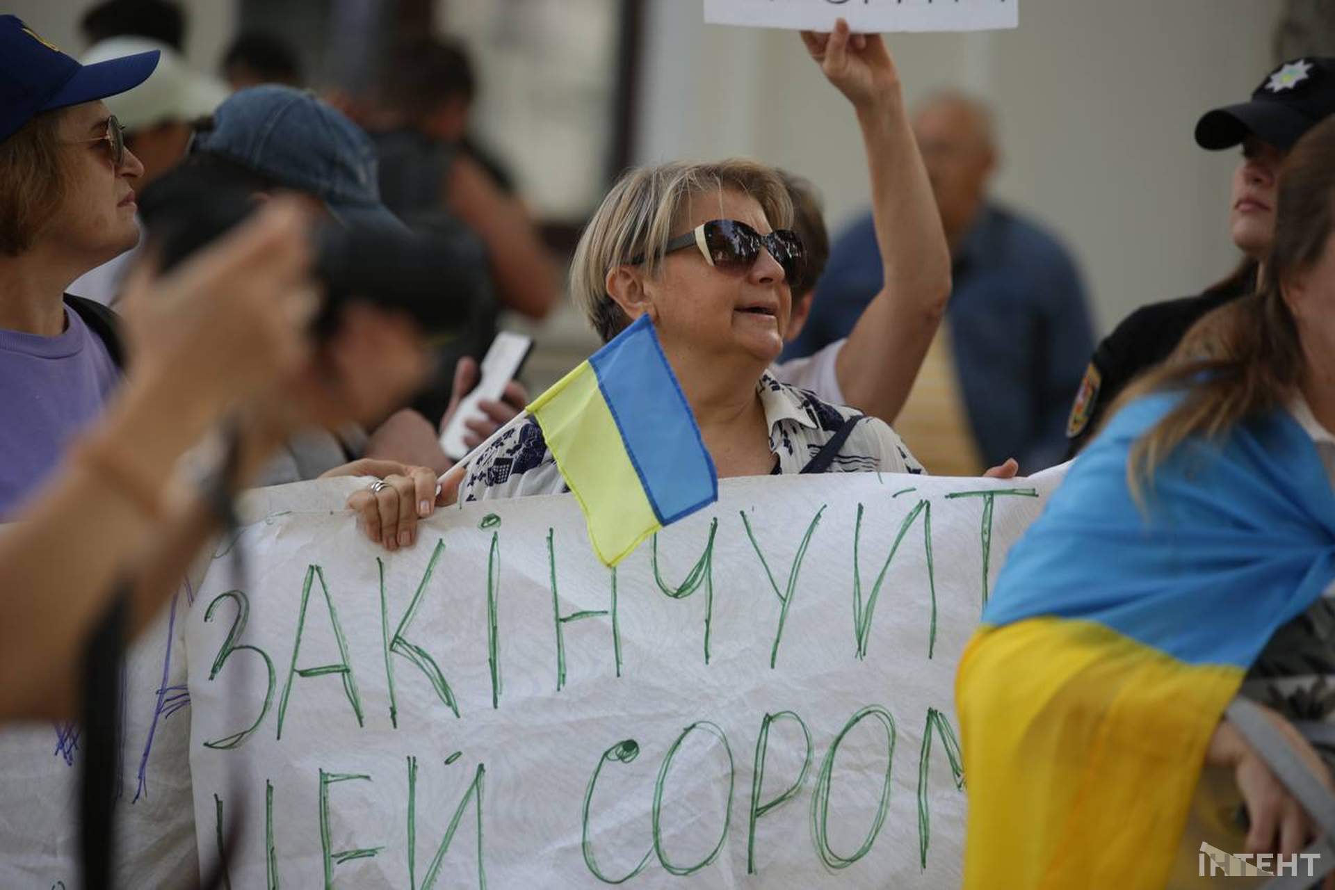"В першу чергу - ЗСУ": в Одесі вже майже два тижні протестують проти несвоєчасних тендерів