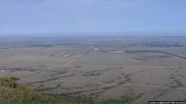 The Staryi Krym landfill as seen from Mount Agarmysh. Photo: Krym.Realii