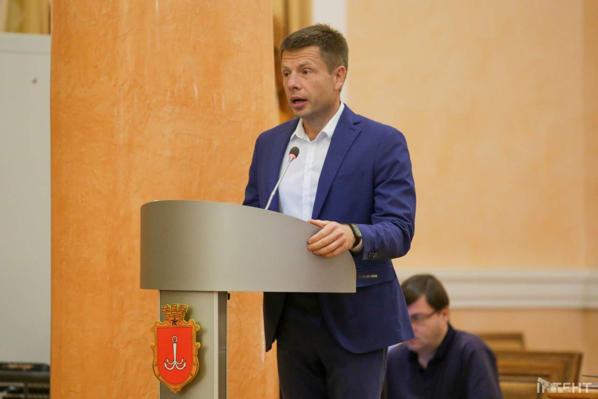 Обличчя та емоції: сесія Одеської міської ради в об'єктиві Інтента