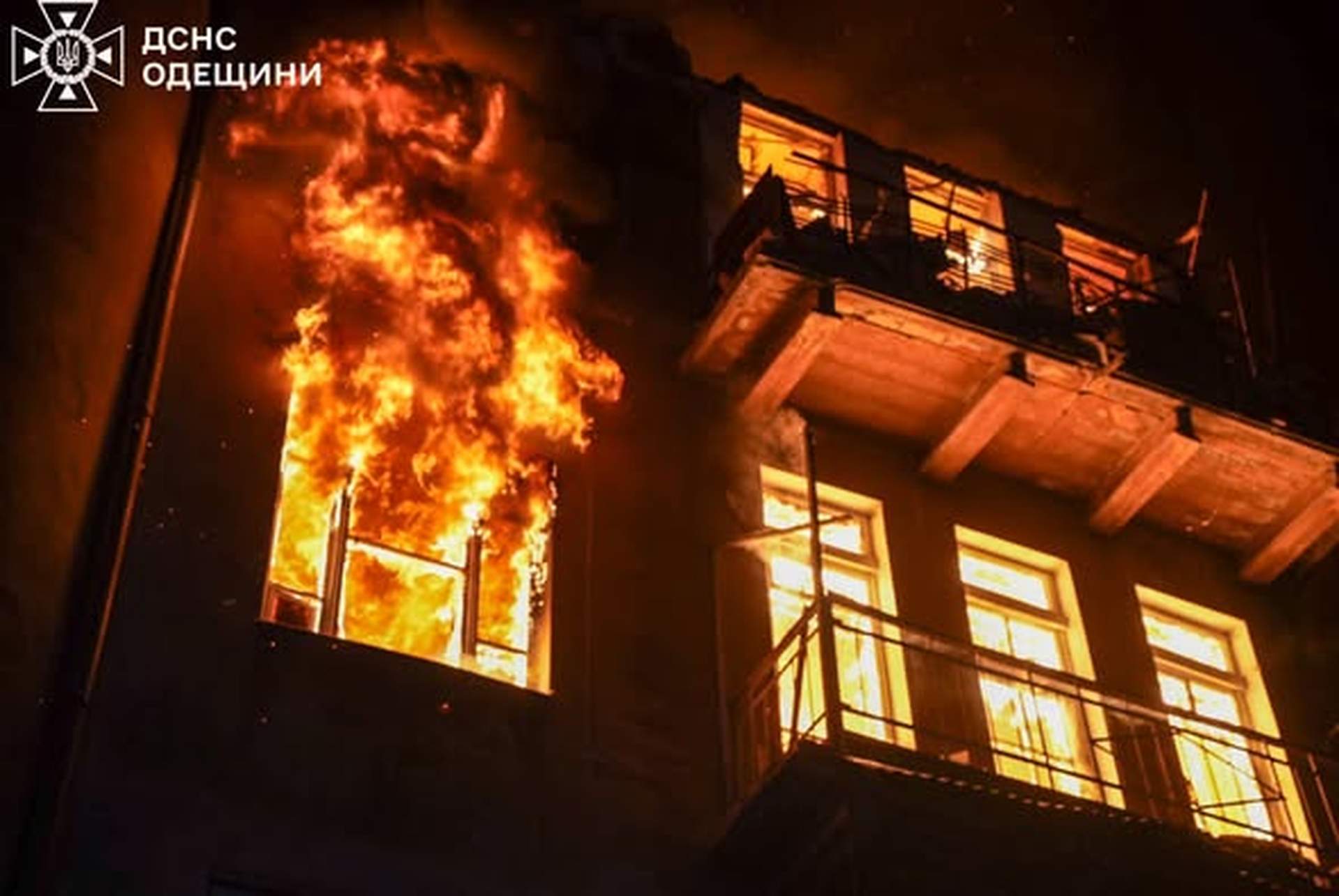 Нічна атака Одеси: 10 місць влучань, постраждалі рятівники та пошкодження вокзалу