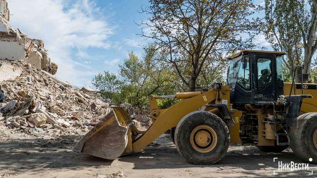 Знос будинку на Пограничній, 43 у Миколаєві. Фото: МикВісті